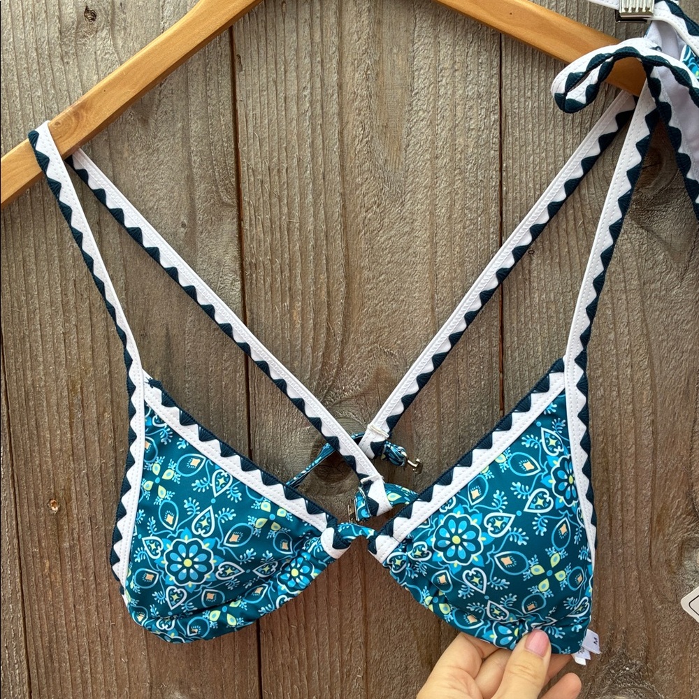 Blue And White Patterned Bikini Set - image 2